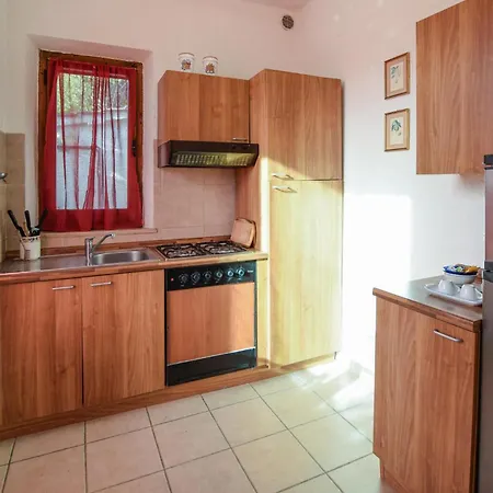 1 Bedroom Beautiful In Vakantiehuis