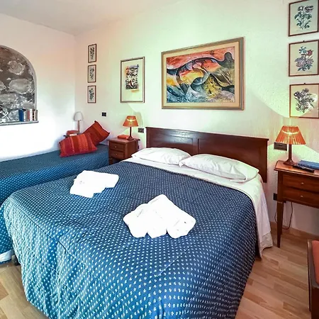 Vakantiehuis 1 Bedroom Beautiful In *